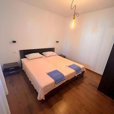 Mila Holiday Apartments 波雷奇 外观 照片