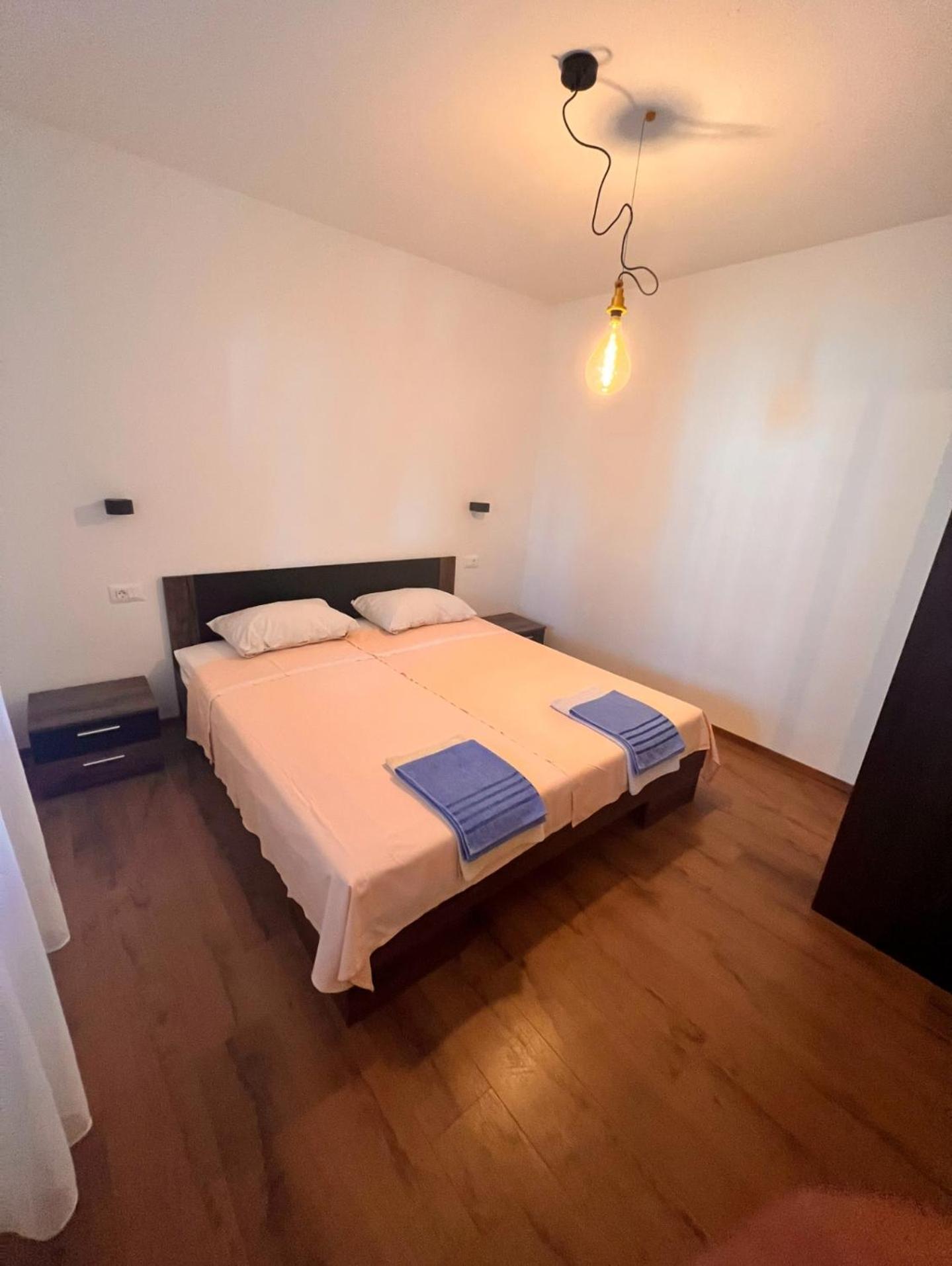 Mila Holiday Apartments 波雷奇 外观 照片