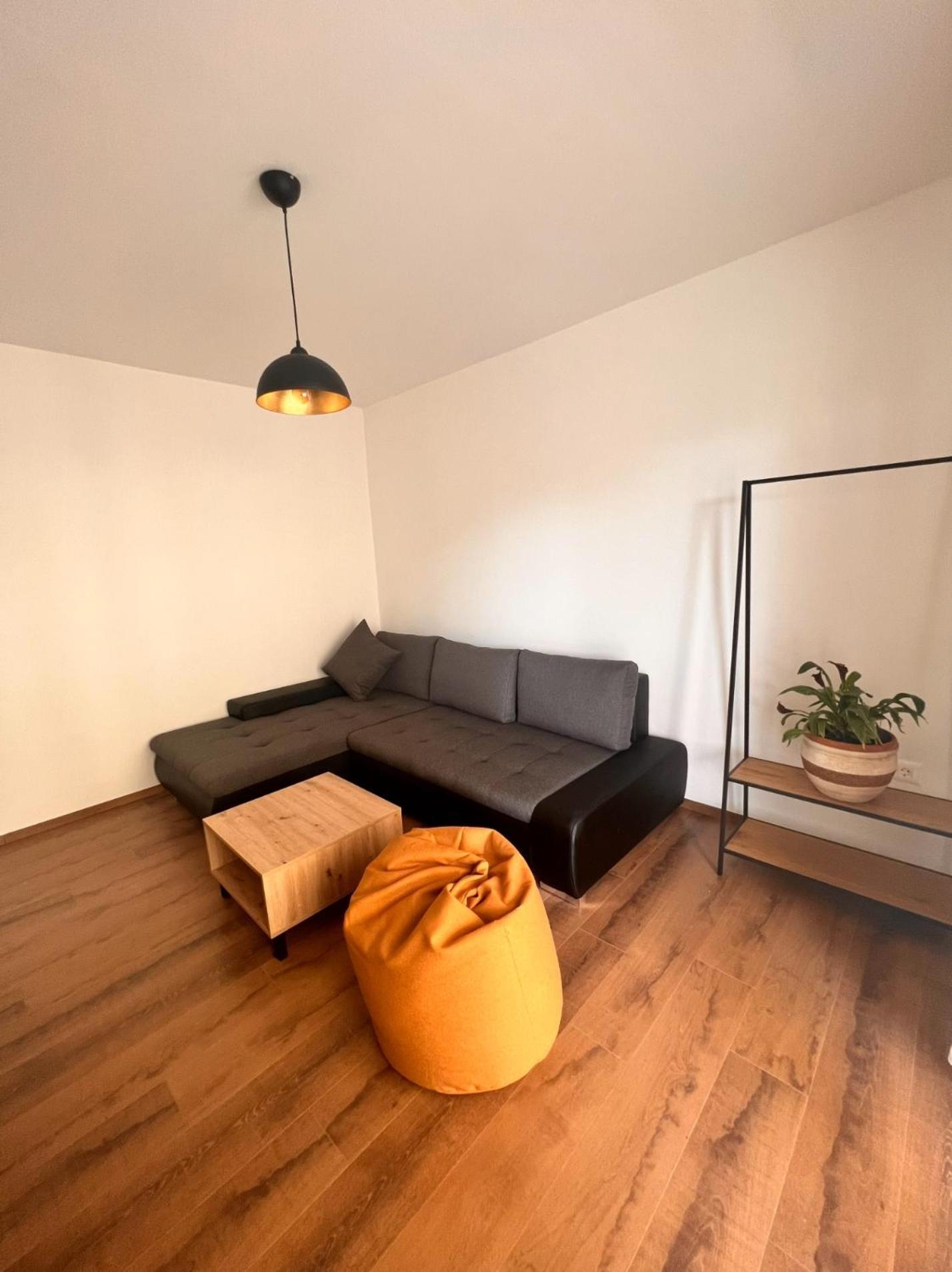 Mila Holiday Apartments 波雷奇 外观 照片